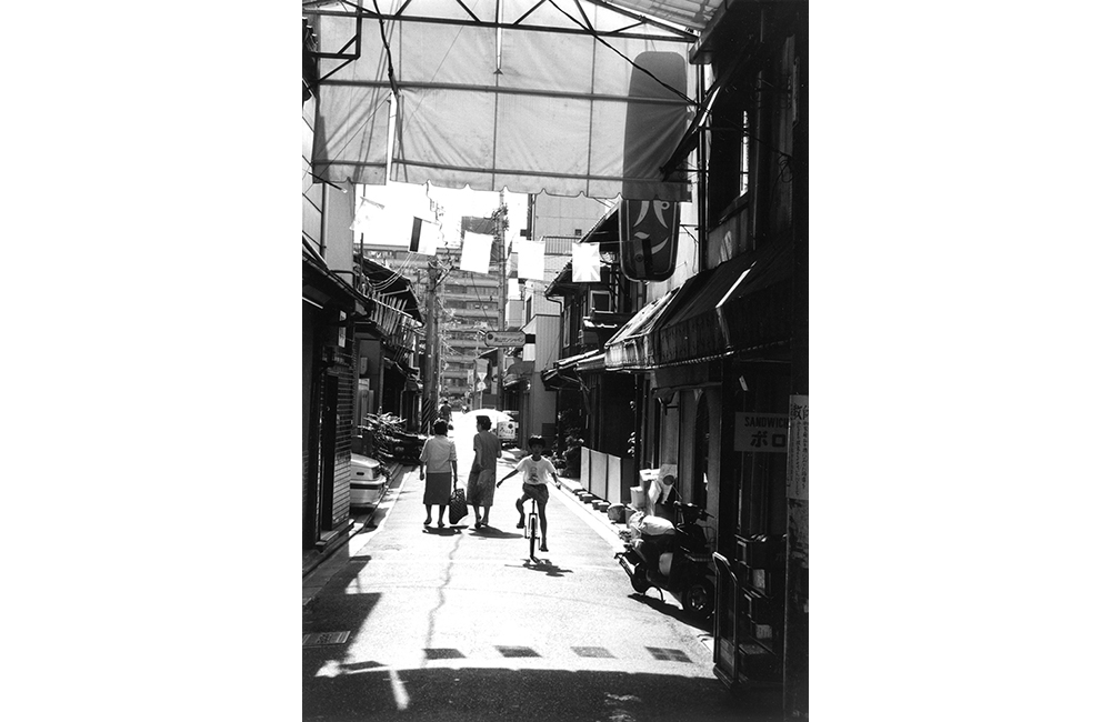 一輪車の少年　古川町商店街　1990